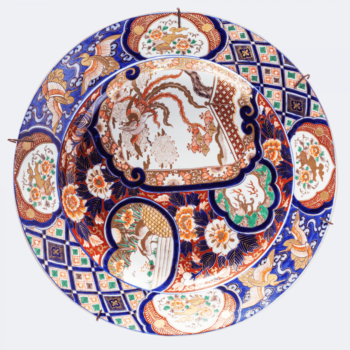 Блюдо Imari с пейзажем